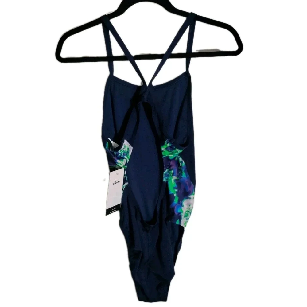 Nike one piece swimsuit Woman's Size 8 New Blue‎